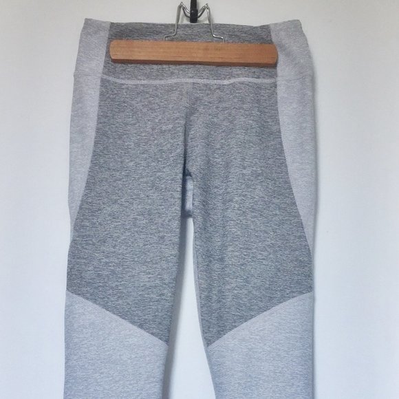 Outdoor Voices 3/4 Two-Tone Leggings Small - Picture 5 of 7